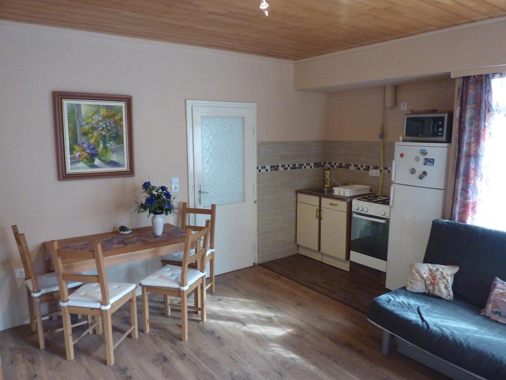 Vadasztanya Apartmanhazak Siófok Zimmer foto